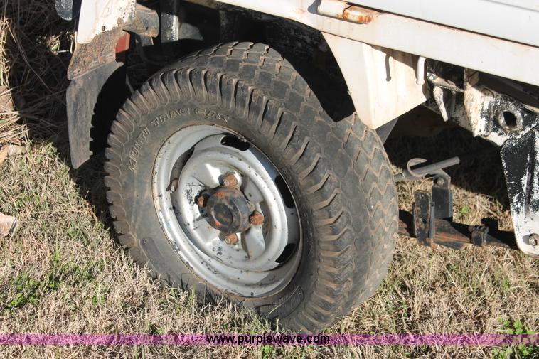 image for item AO9426 1991 Suzuki mini truck