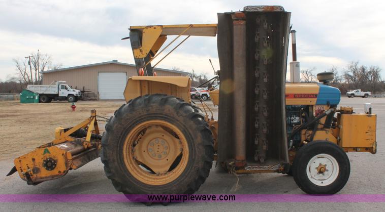 image for item AO9428 1988 Ford New Holland 6610 Tiger Special tractor