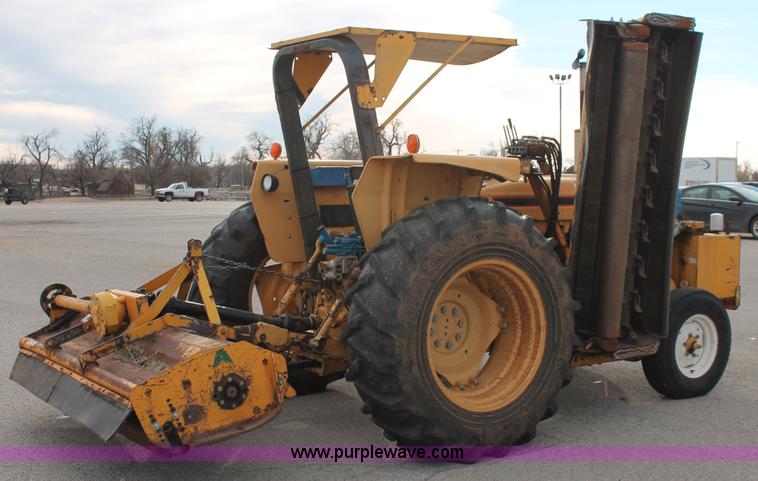 image for item AO9428 1988 Ford New Holland 6610 Tiger Special tractor