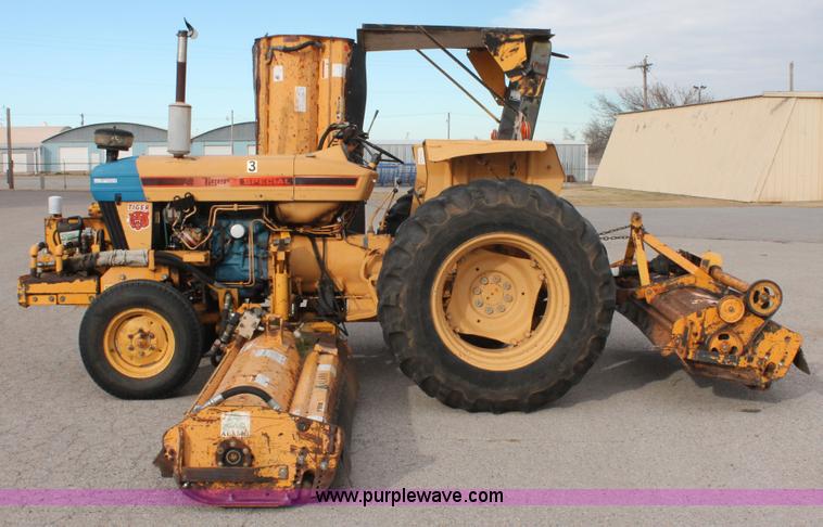 image for item AO9428 1988 Ford New Holland 6610 Tiger Special tractor