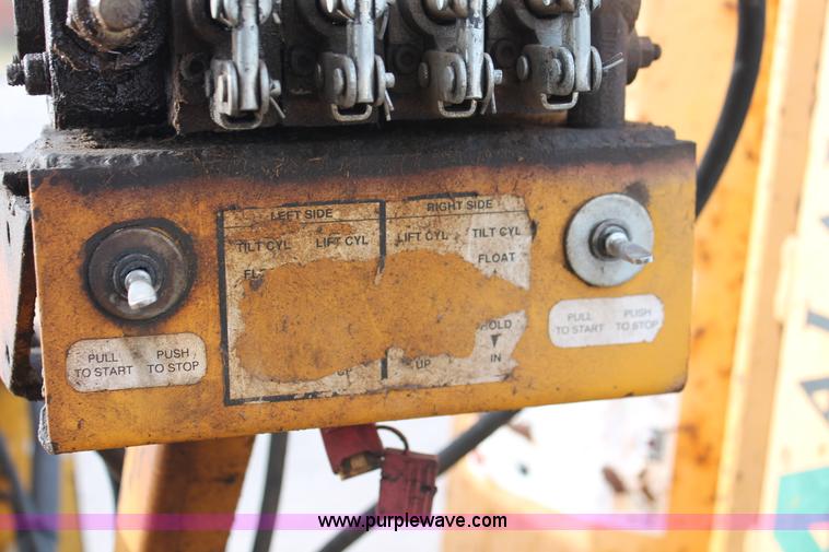 image for item AO9428 1988 Ford New Holland 6610 Tiger Special tractor