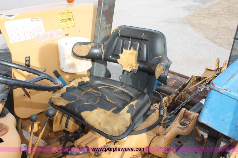image for item AO9428 1988 Ford New Holland 6610 Tiger Special tractor