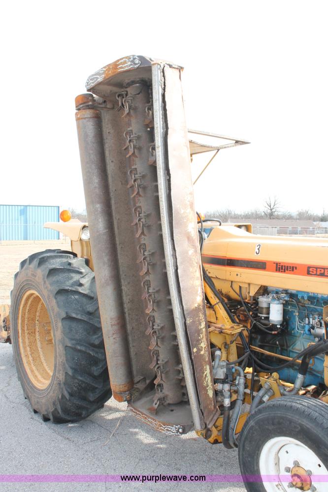 image for item AO9428 1988 Ford New Holland 6610 Tiger Special tractor