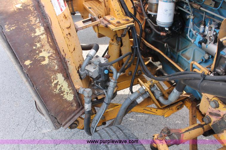 image for item AO9428 1988 Ford New Holland 6610 Tiger Special tractor