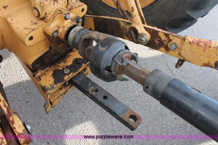 image for item AO9428 1988 Ford New Holland 6610 Tiger Special tractor