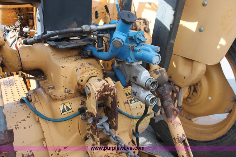 image for item AO9428 1988 Ford New Holland 6610 Tiger Special tractor