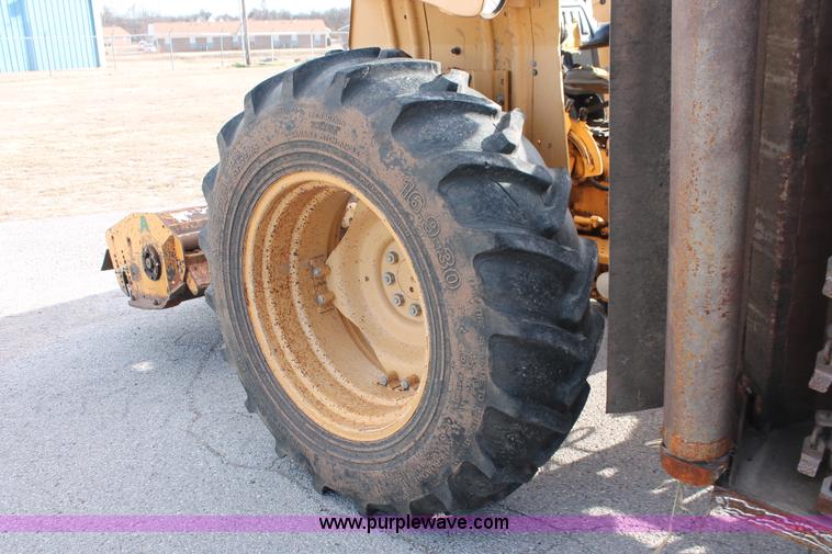 image for item AO9428 1988 Ford New Holland 6610 Tiger Special tractor