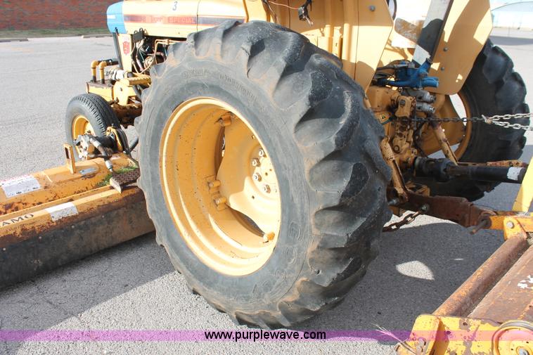 image for item AO9428 1988 Ford New Holland 6610 Tiger Special tractor