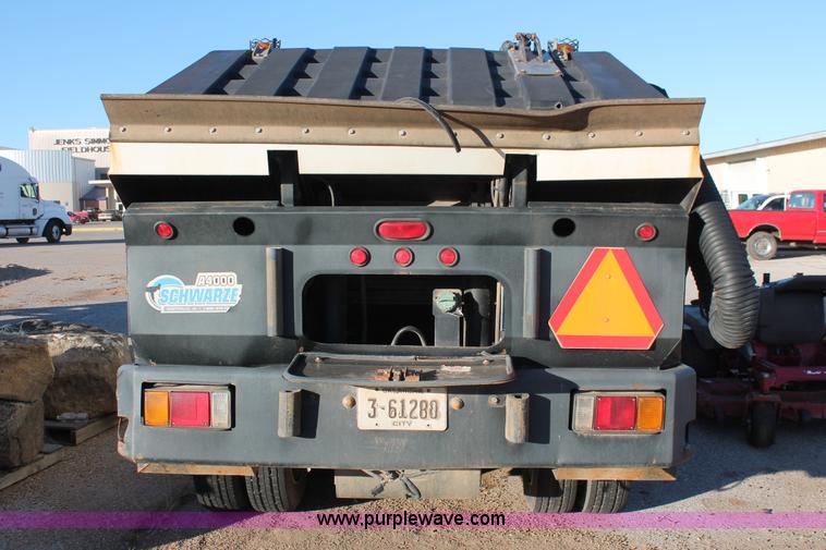 image for item AO9433 2007 Schwarze A4000 street sweeper