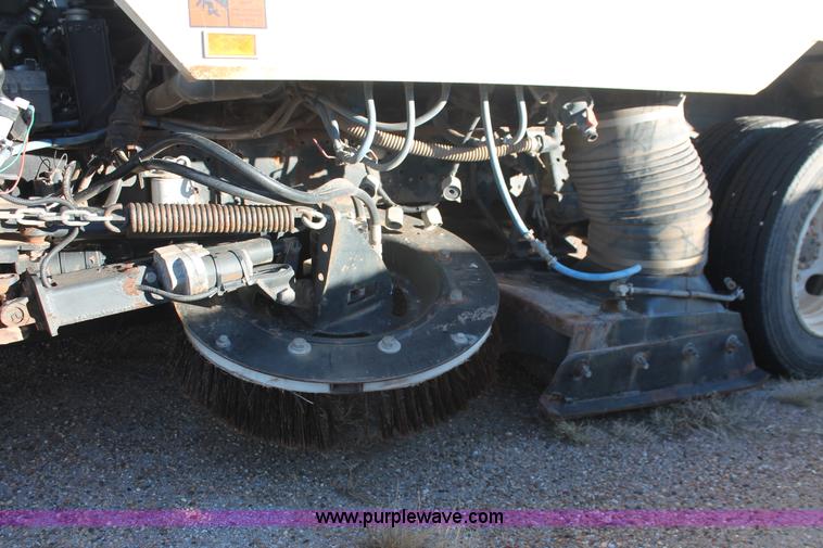 image for item AO9433 2007 Schwarze A4000 street sweeper