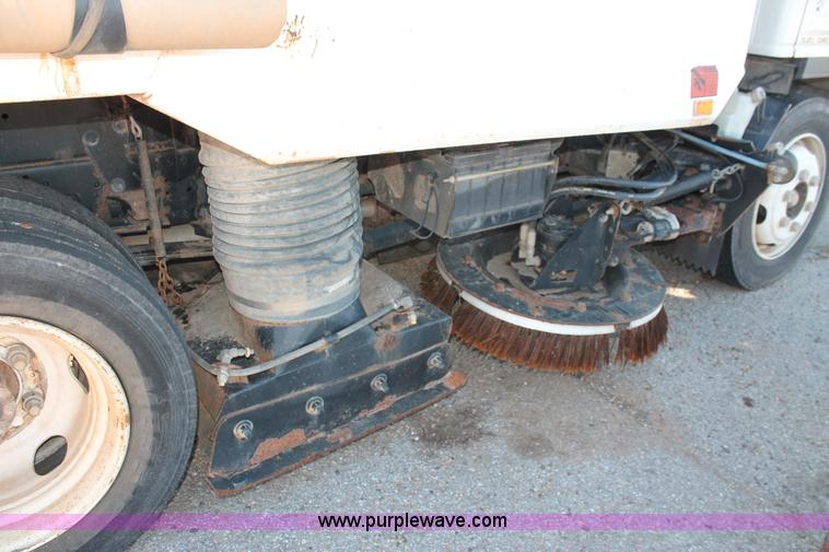 image for item AO9433 2007 Schwarze A4000 street sweeper