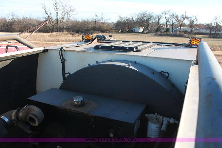 image for item AO9433 2007 Schwarze A4000 street sweeper