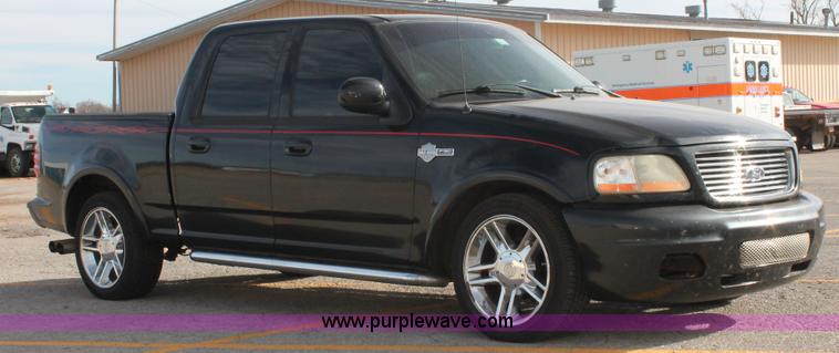 image for item AO9434 2002 Ford F150 Harley-Davidson SuperCrew pickup truck