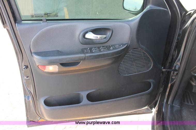 image for item AO9434 2002 Ford F150 Harley-Davidson SuperCrew pickup truck