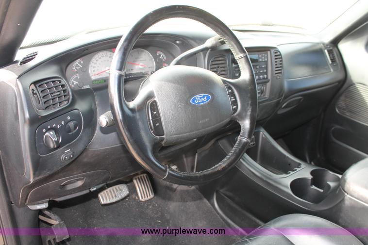 image for item AO9434 2002 Ford F150 Harley-Davidson SuperCrew pickup truck