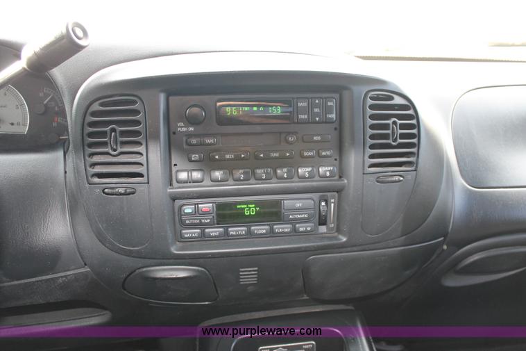 image for item AO9434 2002 Ford F150 Harley-Davidson SuperCrew pickup truck