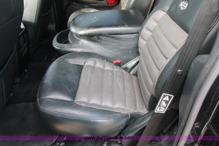 image for item AO9434 2002 Ford F150 Harley-Davidson SuperCrew pickup truck