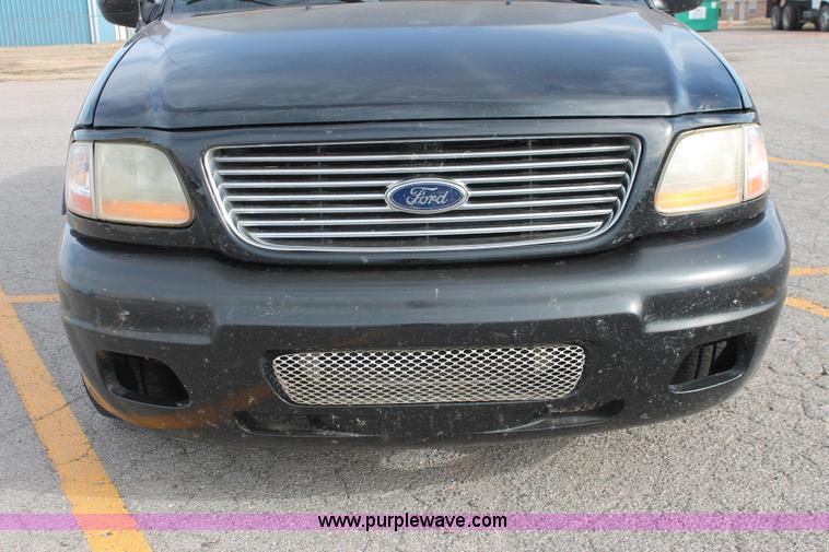 image for item AO9434 2002 Ford F150 Harley-Davidson SuperCrew pickup truck