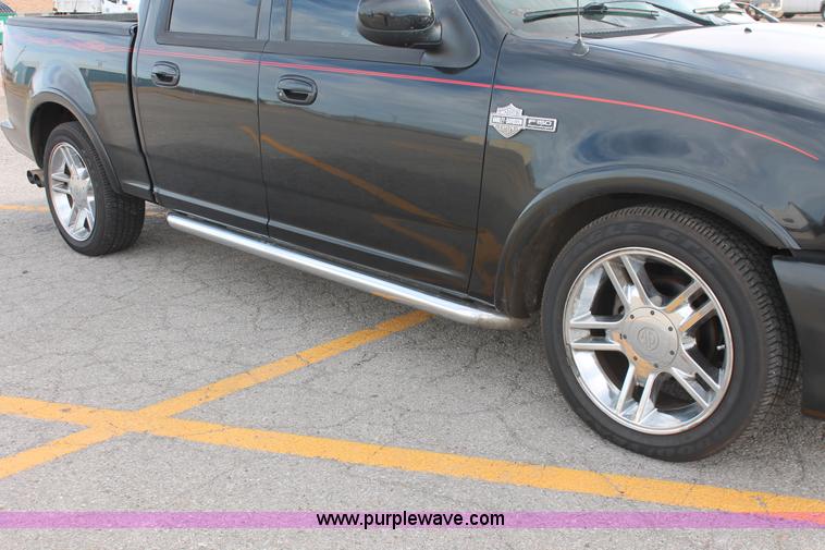 image for item AO9434 2002 Ford F150 Harley-Davidson SuperCrew pickup truck