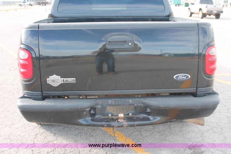 image for item AO9434 2002 Ford F150 Harley-Davidson SuperCrew pickup truck