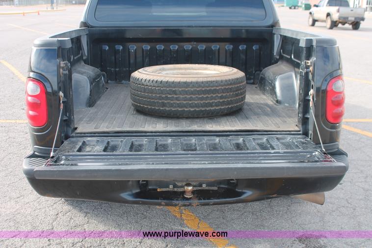 image for item AO9434 2002 Ford F150 Harley-Davidson SuperCrew pickup truck