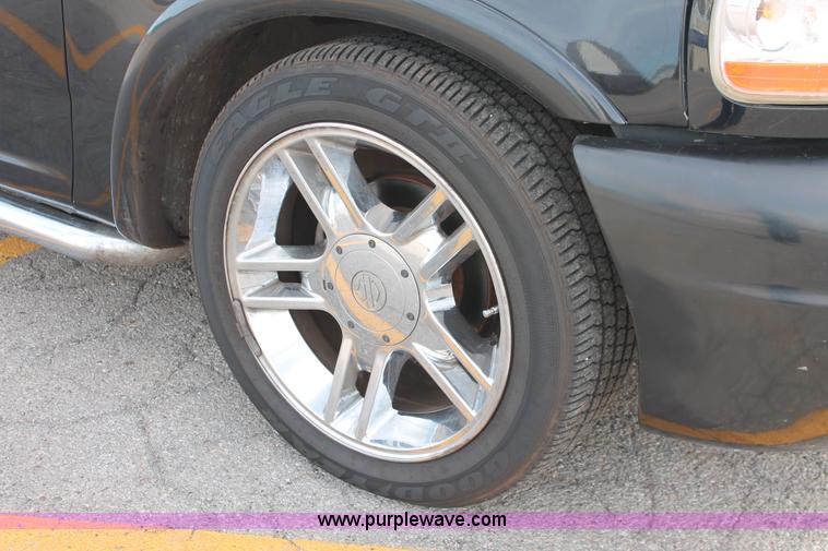 image for item AO9434 2002 Ford F150 Harley-Davidson SuperCrew pickup truck