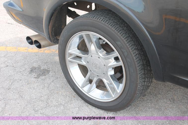 image for item AO9434 2002 Ford F150 Harley-Davidson SuperCrew pickup truck