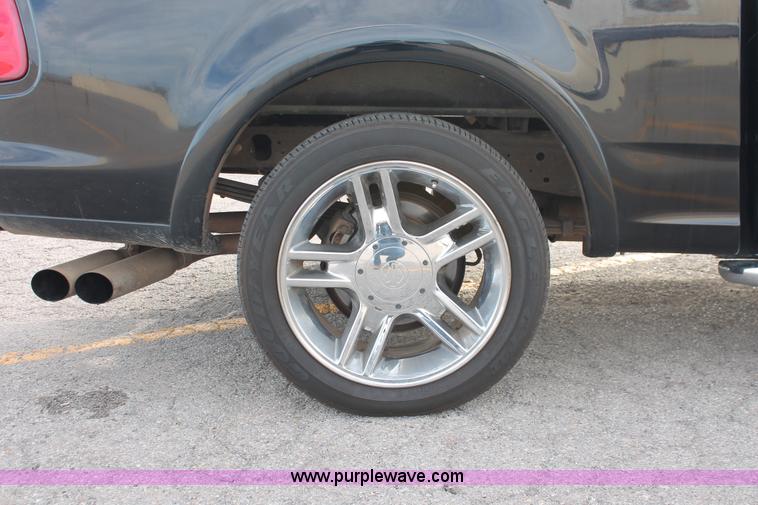 image for item AO9434 2002 Ford F150 Harley-Davidson SuperCrew pickup truck