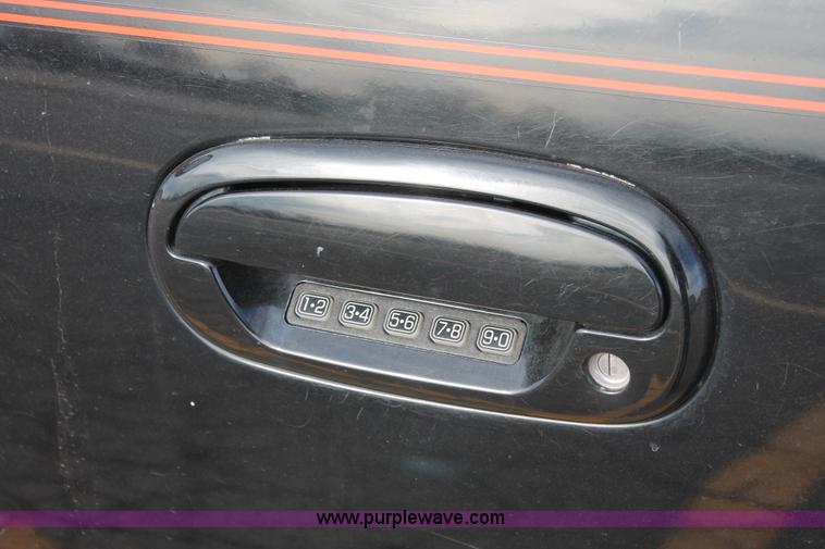 image for item AO9434 2002 Ford F150 Harley-Davidson SuperCrew pickup truck