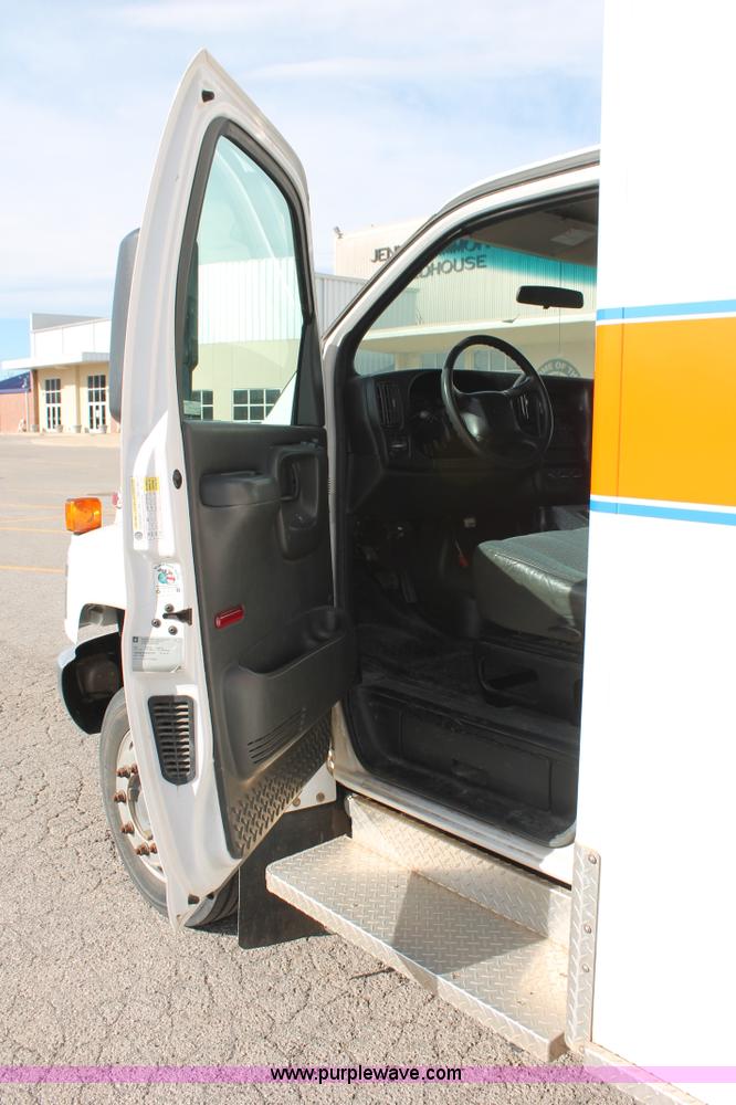 image for item AO9435 2008 Chevrolet C4500 ambulance