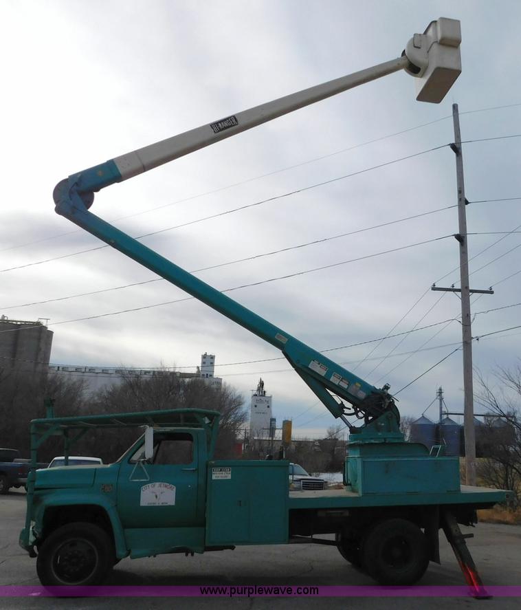 image for item AW9296 1976 Chevrolet C60 bucket truck