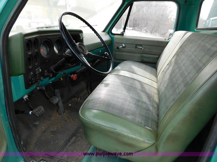 image for item AW9296 1976 Chevrolet C60 bucket truck