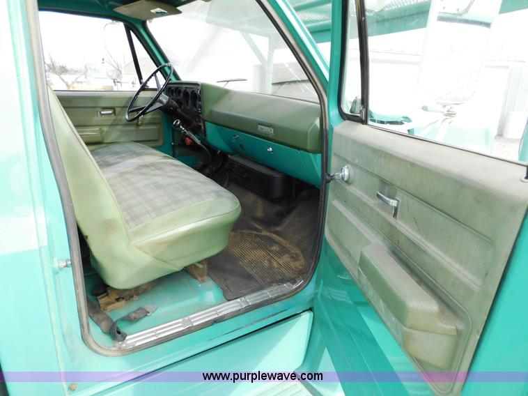 image for item AW9296 1976 Chevrolet C60 bucket truck