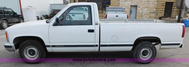 image for item AW9297 1989 Chevrolet Scottsdale 1500 pickup truck