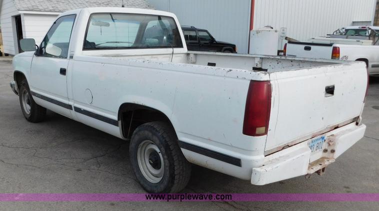 image for item AW9297 1989 Chevrolet Scottsdale 1500 pickup truck