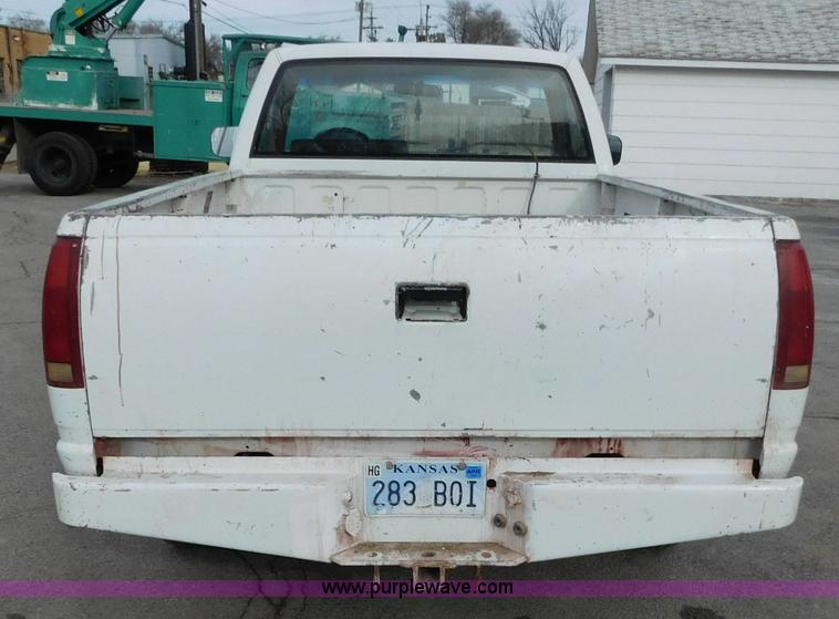 image for item AW9297 1989 Chevrolet Scottsdale 1500 pickup truck