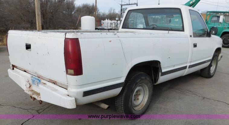 image for item AW9297 1989 Chevrolet Scottsdale 1500 pickup truck