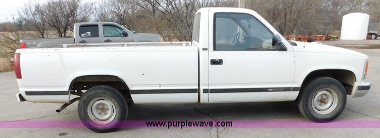 image for item AW9297 1989 Chevrolet Scottsdale 1500 pickup truck
