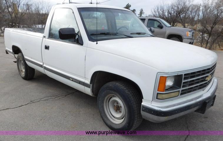 image for item AW9297 1989 Chevrolet Scottsdale 1500 pickup truck