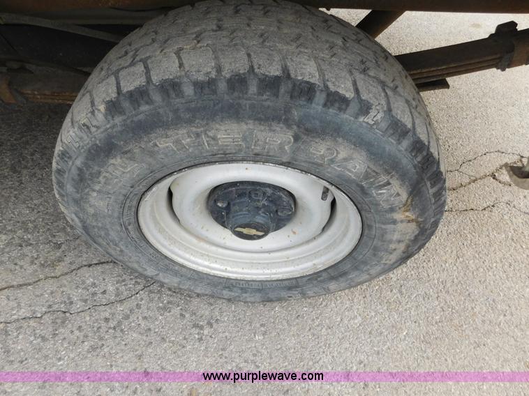 image for item AW9297 1989 Chevrolet Scottsdale 1500 pickup truck