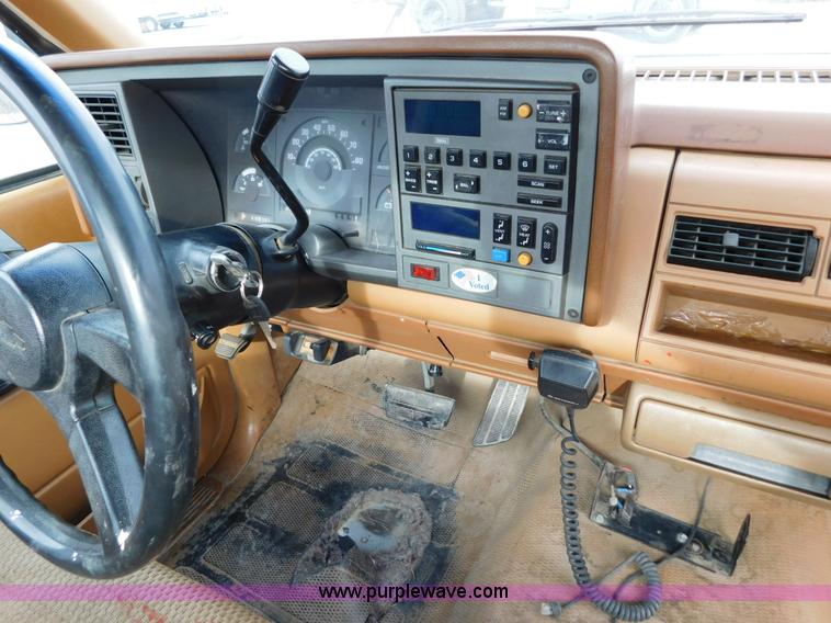 image for item AW9297 1989 Chevrolet Scottsdale 1500 pickup truck