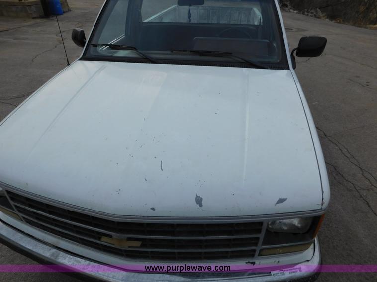 image for item AW9297 1989 Chevrolet Scottsdale 1500 pickup truck