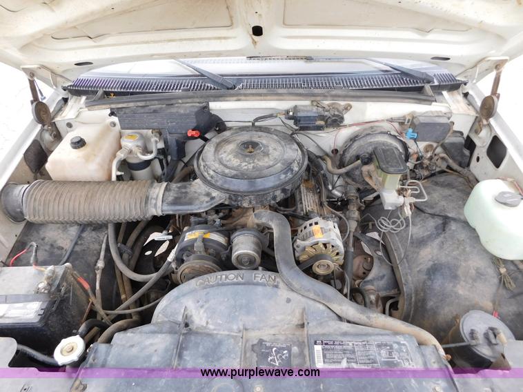 image for item AW9297 1989 Chevrolet Scottsdale 1500 pickup truck