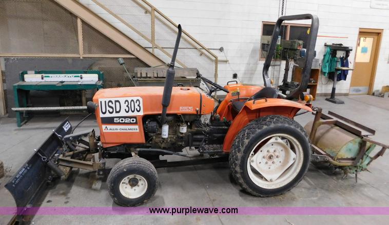 image for item AW9298 1981 Allis Chalmers 5020 tractor