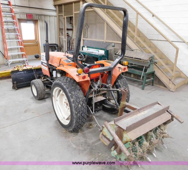 image for item AW9298 1981 Allis Chalmers 5020 tractor