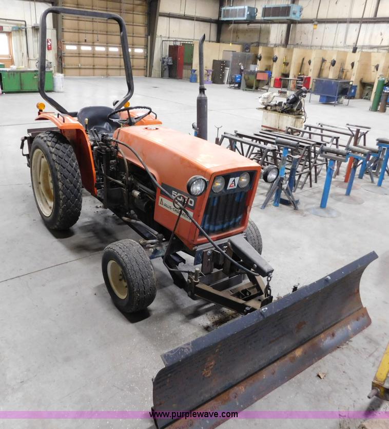 image for item AW9298 1981 Allis Chalmers 5020 tractor