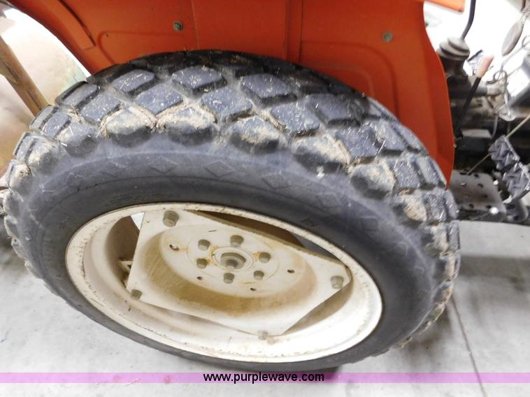 image for item AW9298 1981 Allis Chalmers 5020 tractor