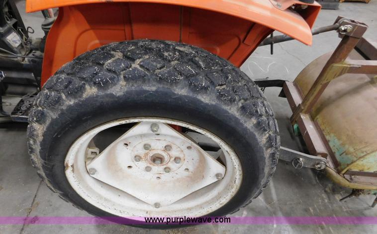 image for item AW9298 1981 Allis Chalmers 5020 tractor