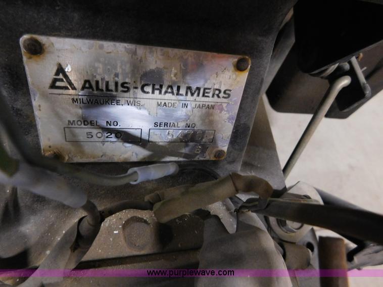 image for item AW9298 1981 Allis Chalmers 5020 tractor