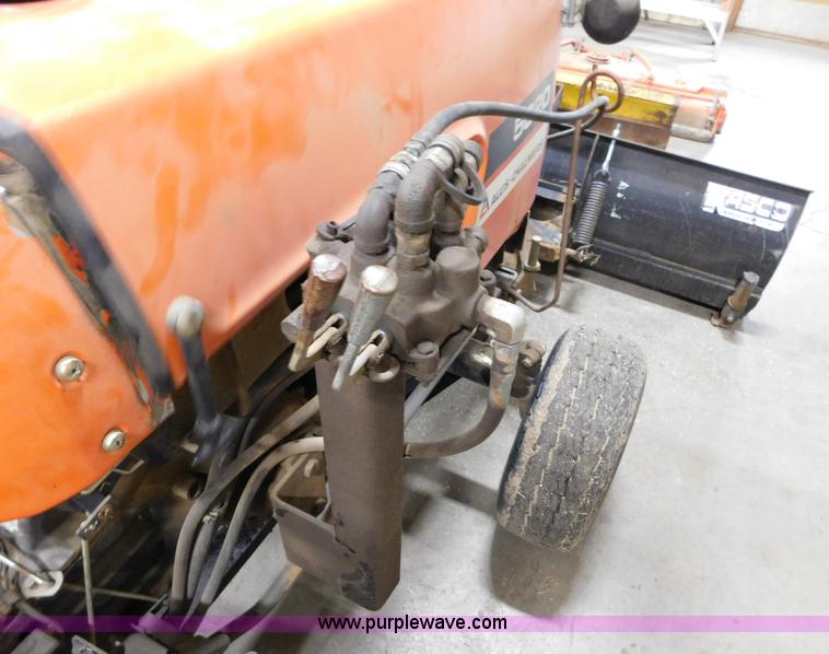 image for item AW9298 1981 Allis Chalmers 5020 tractor